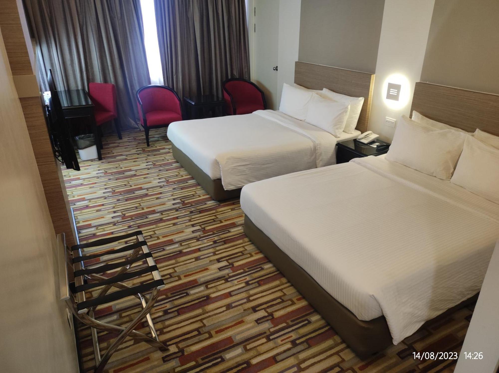 Harbour View Hotel Кучінг Екстер'єр фото